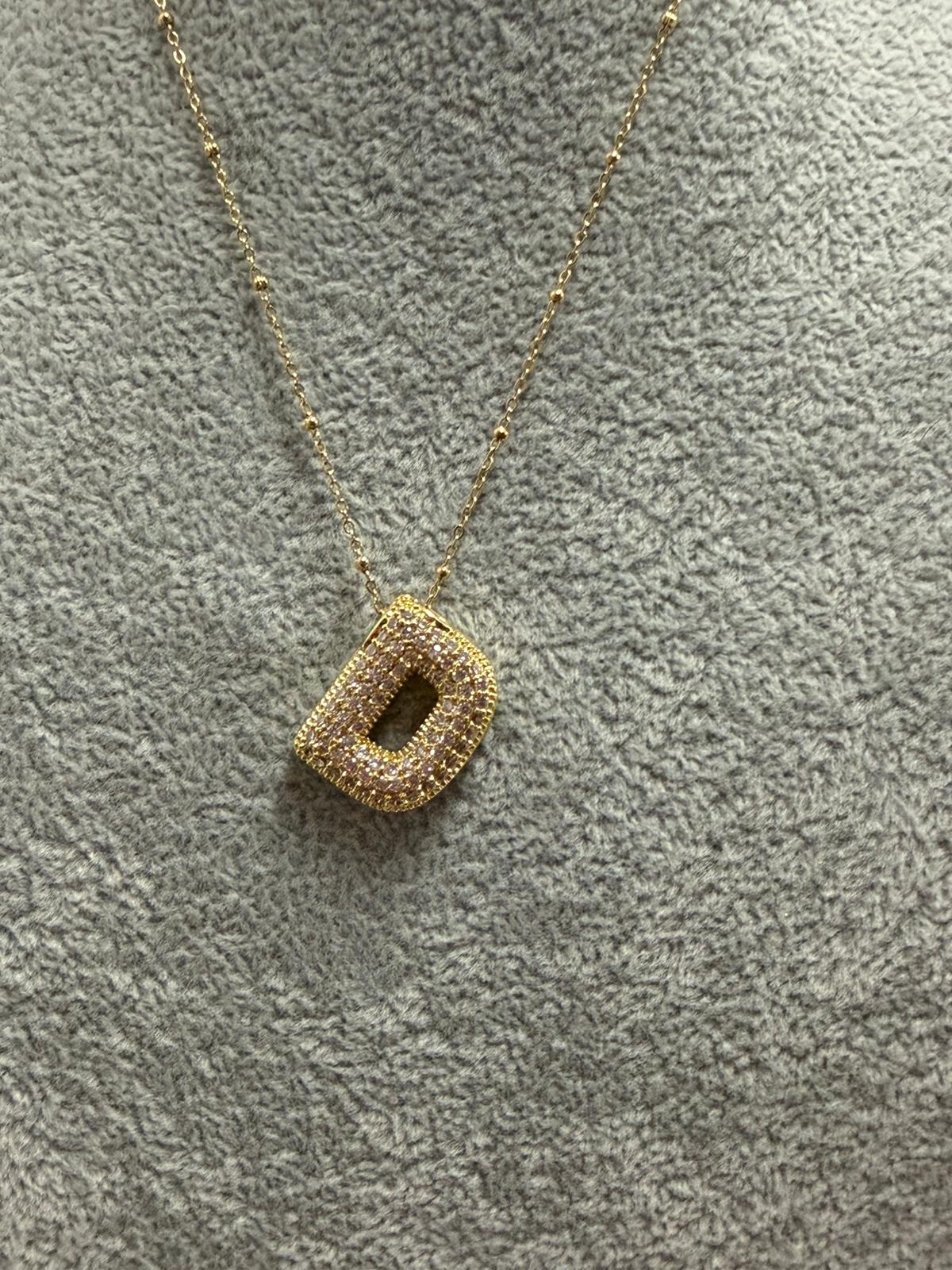 Collana con lettera