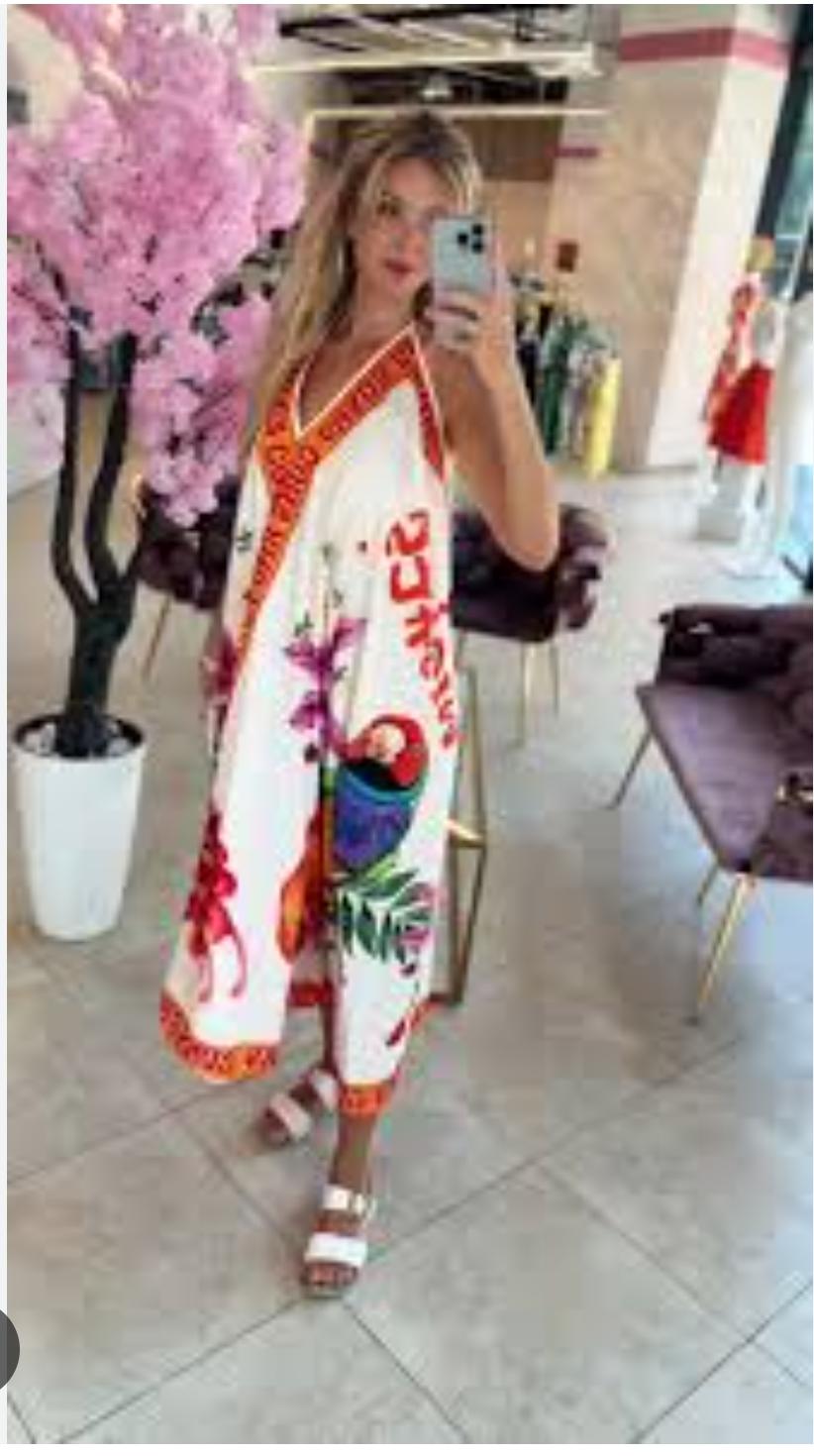 vestito con allaccio al collo